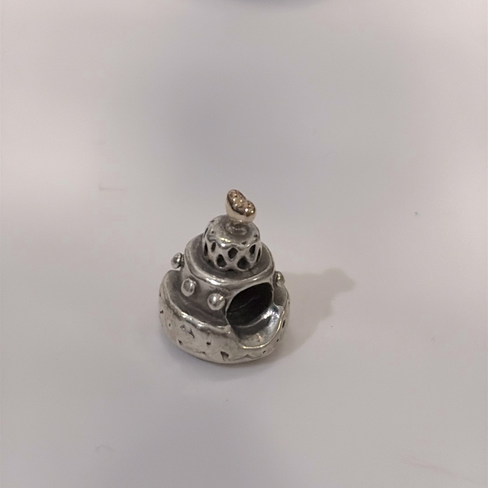 Authentic Pandora retired Wedding cake charm